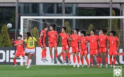‘졌지만 잘 싸웠다’…한국, 콜롬비아와 1차전 0-1 석패 [쿠키 현장]