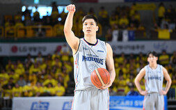 KCC, 현대모비스에 이승현·전준범 내주고 장재석 영입 [KBL]
