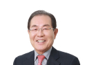 남매 갈등에 뿔났다…윤동한 한국콜마 회장, 장남 지분 반환 요청 소송