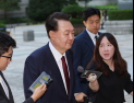 특검 사건 이첩 후 첫 내란 재판…尹 여전히 '묵묵부답'