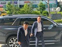 [포토] 구속 6개월 만에 시청 출근하는 심규언 동해시장