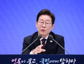 李대통령 “日과 셔틀외교 복원 제가 제안…과거사 문제 있지만 협력할 것은 해야”