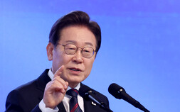 李대통령 지지율 64.2%…부울경·중도층서도 60%대 긍정평가 [쿠키뉴스 여론조사]