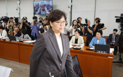 정은경 청문회 시작부터 여야 고성…“코로나 수혜주 거래” vs “근거 없는 의혹”