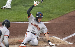 이정후, 26번째 2루타…8월 5경기 모두 장타