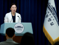 대통령실 “15일 국민임명식, 文내외·노무현 전 대통령 가족 참석”