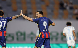 ‘2골 1도움’ 수원FC 싸박, K리그1 26라운드 MVP