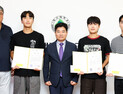 대구대 축구부, 응급조치로 쓰러진 환경미화원 구해 