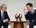 李대통령 만난 빌 게이츠 “한국 바이오 제품 경이로운 수준”