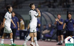 무패 행진 이어간 양 팀…이랜드, 김포와 1-1 무승부 [쿠키 현장]