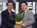 정청래·장동혁, ‘초강경’ 지도부에 대치 격화 조짐…李대통령 협치 계기 될까