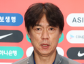 홍명보 감독 “손흥민 주장 변동은 가능성일 뿐…본인 포함 모두와 논의”
