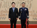 李대통령, 軍수뇌부에 “사람에 충성 말고 국민 바라봐 달라”