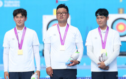 남자 양궁, 단체전 금메달…세계선수권 3연패 [쿠키 현장]