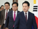 장동혁 “李대통령, 100일 기자회견 취소하고 美 가야”