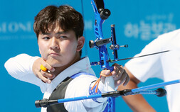 김제덕, 광주 세계양궁선수권 개인전 4강 진출…2관왕 향해 질주 [쿠키 현장]