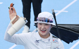 강채영, 세계양궁선수권 4강서 ‘광주의 딸’ 안산 제압…첫 금메달 눈앞 [쿠키 현장]