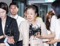 한학자 총재‚ ‘소환 3회 불응’ 후 자진 출석…“아파서 그랬다” [쿠키포토]