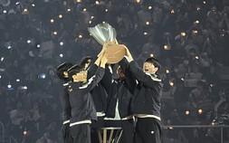 ‘무적함대’ 젠지, LCK 첫 단일 시즌 챔피언 등극 [쿠키 현장]