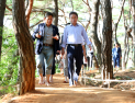 경북도, “맨발로 걷고 건강 지키세요”…천년숲 황톳길 새단장