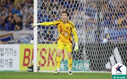 불안한 수비 속, 유일하게 빛난 조현우…울산, ACLE 상하이전 1-1 무