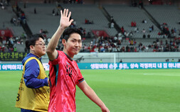 이강인, AFC 올해의 국제선수상 영광…한국인 3번째 수상