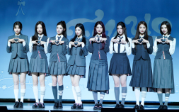 ‘칼각’에 쿨함 장착…하츠투하츠, 차트 1위에 ‘포커스’ [쿠키 현장]