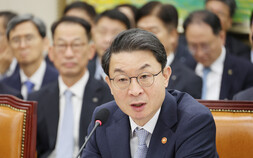野 “자기들은 강남 부동산 사놓고” 맹폭…이억원 “비상조치” [2025 국감]