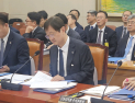 ‘다주택자 금감원장’ 맹비난…국감 첫 데뷔 이찬진 ‘진땀’[2025 국감]