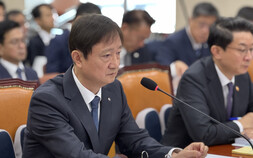 이찬진 금감원장 “정치할 생각 없다” [2025 국감]