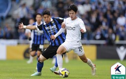 승리 ‘절실’ 부산, 우승 확정한 인천과 0-0 무승부…멀어지는 승강 PO [쿠키 현장]