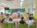 서로에게 손을 내밀고, 마음을 나누며, 함께 빛나는 학돌인