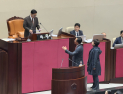 여야, 본회의서 말싸움…부승찬 “한주먹거리” 송언석 “이리와봐라”