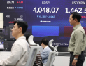 코스피, 장중 4000선 ‘위태’…AI 버블론에 SK하닉 4%↓