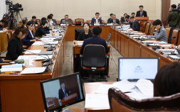 의무 복무 ‘지역의사제’ 복지위 법안소위 통과