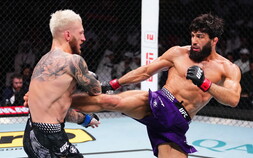 사루키안, 1년7개월만 복귀전서 서브미션승…라이트급 챔피언 토푸리아에 도전장 [UFC]