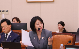 국힘 배현진 “천박한 김건희· 윤석열 계엄 역사와 결별해야”