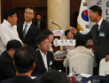 산불가해자 한전에 감사패 준 강원 고성군수 해명 사과 전무 '분통'