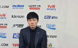 강혁 가스공사 감독 “집중력 부족이 패인, 허웅의 3점이 뼈아팠다” [쿠키 현장]