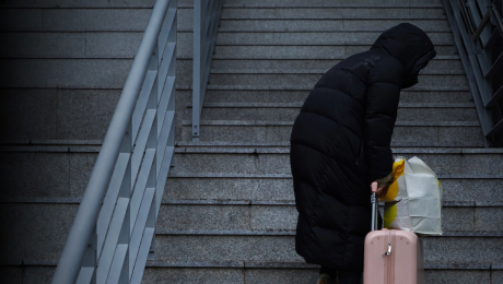 “내 지원금, 아빠가 다 써요”…청소년 울리는 세대분리법