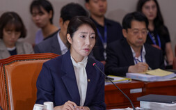 민주, 강선우 전격 제명 이유는…‘징계 회피 탈당’ 기록