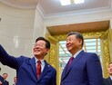 李대통령, 시진핑과 ‘셀카 외교’로 신뢰 과시…한중, 北 대화 재개 ‘창의적 해법’ 공감