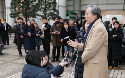 정기석 이사장 “폐암으로 국민 죽는데 담배회사 떵떵…다시 싸울 것”