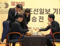 [속보] LG배 사나이 신민준, 일본 바둑 최강자 꺾고 우승…‘스승’ 이세돌 응원에 힘냈다 [바둑]