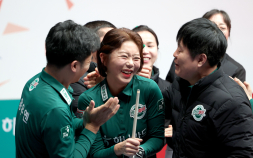 ‘당구 여제’ 김가영의 하나카드, PO 1차전서 웰컴저축은행 제압 [PBA]
