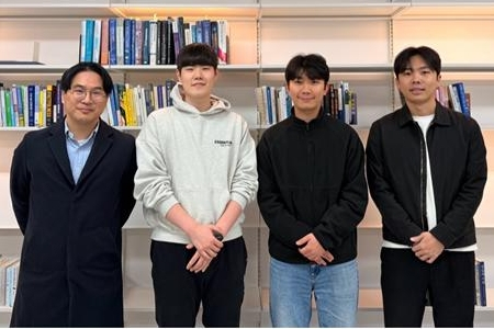 (왼쪽부터)KAIST 김현우·이상혁·송태훈, 고려대 박지환.