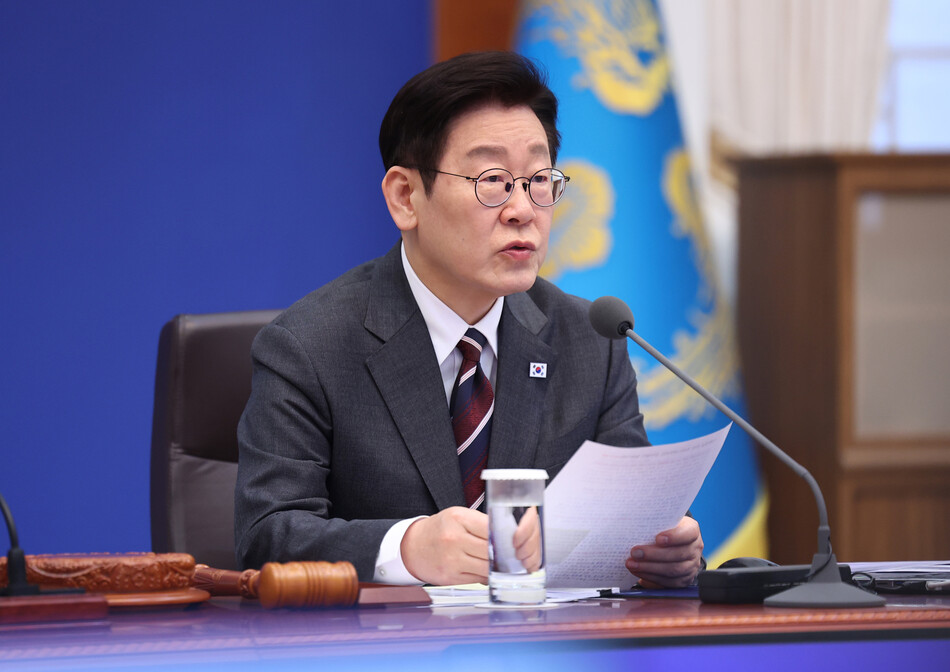 이재명 대통령이 3일 청와대에서 열린 국무회의에서 발언하고 있다. 연합뉴스