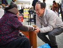 흰 패딩 입은 추경호, 대구 골목 누비며 민생현장 집중 행보