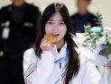 금메달 걸고 금의환향…최가온 “세상 다 가진 기분, 마라탕·육전 먹고 싶다”