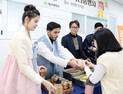 “유학생도 한 살 더 먹었다”…대구대 설맞이 떡국 나눔